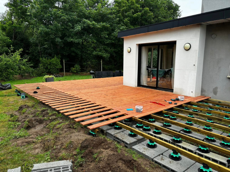 Terrasses bois et création d’allées par Prolame - réalisation 94