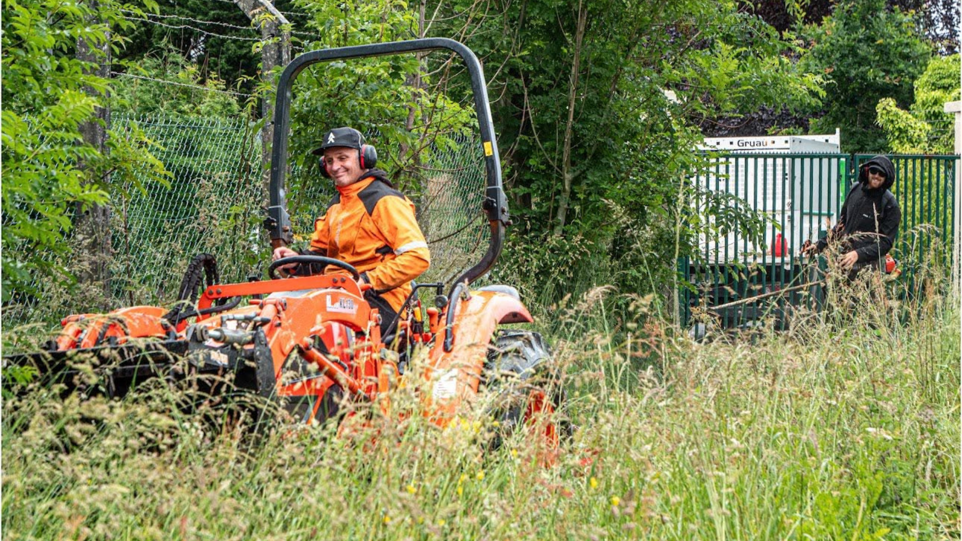 Travaux de débroussaillage forestier réalisés par Prolame